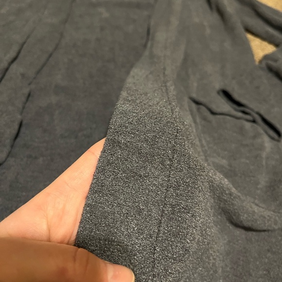 Barefoot Dreams Hooded Cardigan size medium - Picture 2 of 4